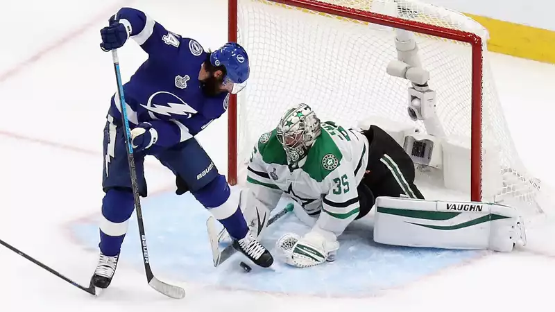 Stanley Cup Live Stream: How to Watch Lightning vs. Star Game 3