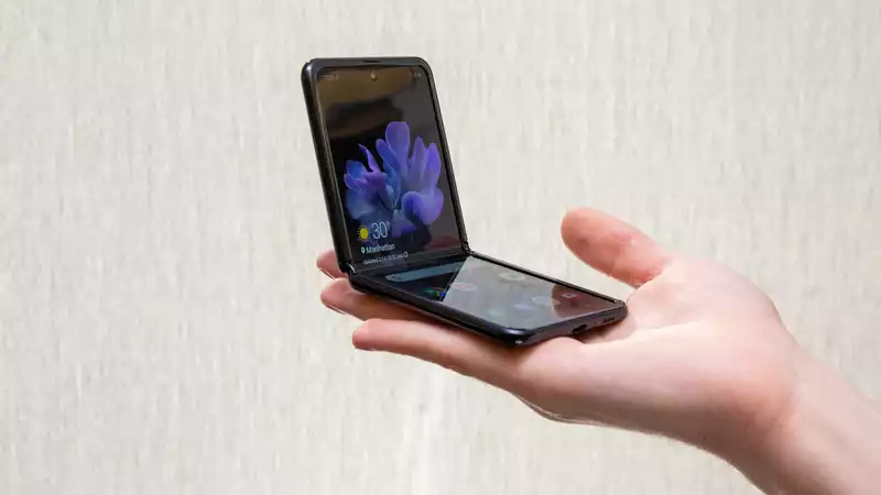 The foldable iPhone could be on the way with the Samsung Galaxy Z Flip screen tech