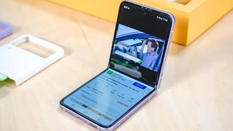 Samsung Galaxy Z Flip 3: Why You Should Buy It (and why you can skip it)