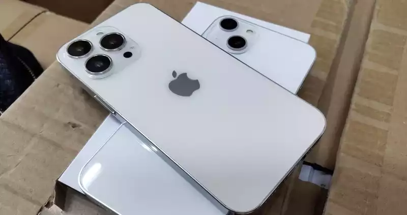 iPhone13 Dummy unit tease new oblique camera with smaller notch