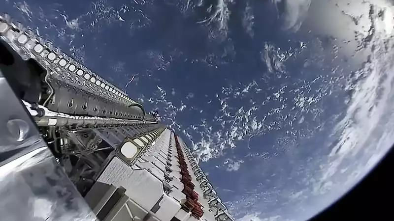 Starlink Rivals Nearing FCC Approval for 4,000 Low-orbit Satellites Fear Collision Risk