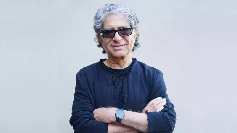 Fitbit Premium Partner and deepak Chopra for a mindful Meditation Session