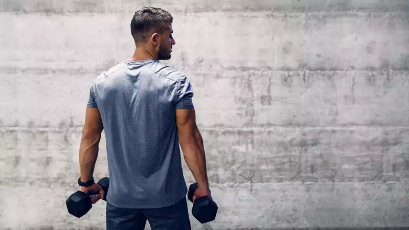 This 3 move back and biceps training will strengthen your upper body in just 9 minutes