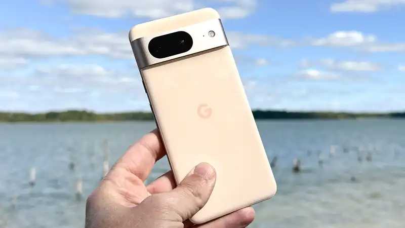 Google Gemini Nano AI Coming to Pixel 8 - Here's What's New