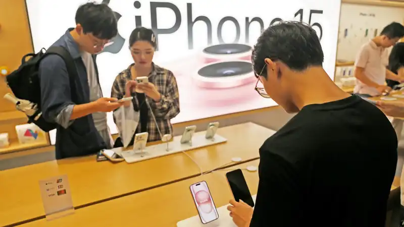 iPhone15 Sales Slow - Here's Why Apple Isn't Worried