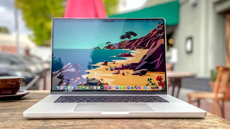 MacBook Pro OLED to appear in 2026 Claims New report
