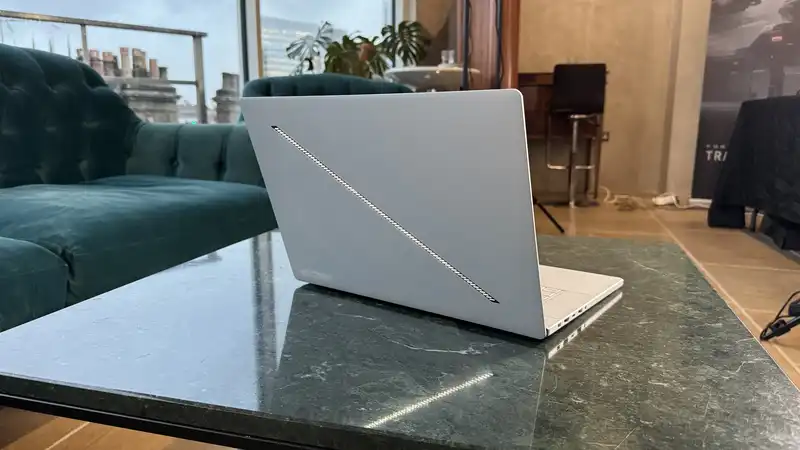 Asus ROG Zephyrus G16 Gaming Laptop Jumps on AIPC Train With New AMD Chip