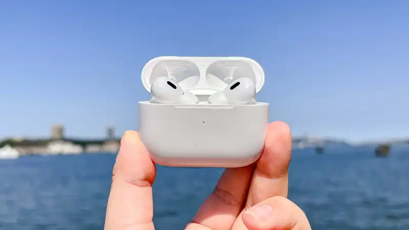 Apple to launch AirPods with camera in 2026?