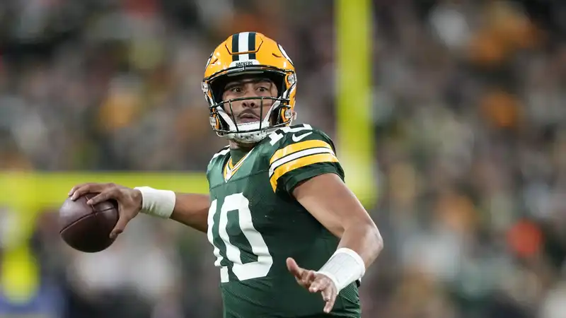 Packers vs. Dolphins Live Stream Tonight: How to Watch NFL Online and TV from Anywhere and Injury Updates