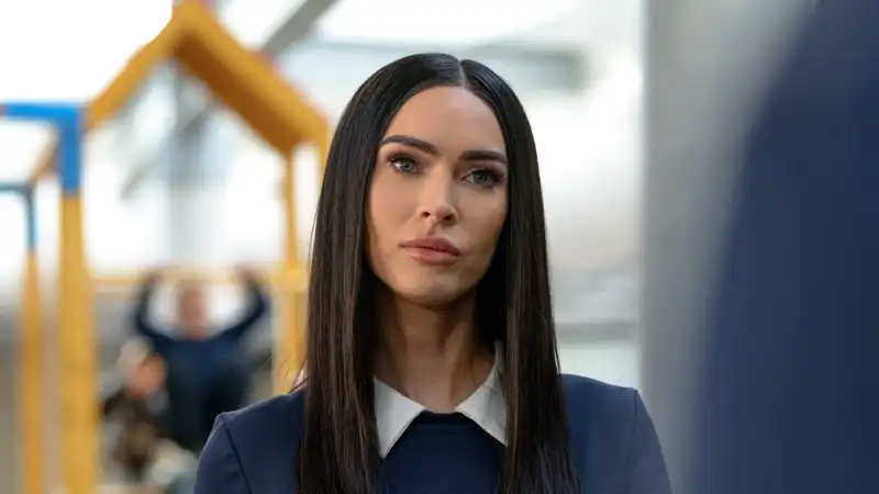 Netflix's new No. 1 movie is a dark sci-fi thriller starring Megan Fox, but opinions are divided.